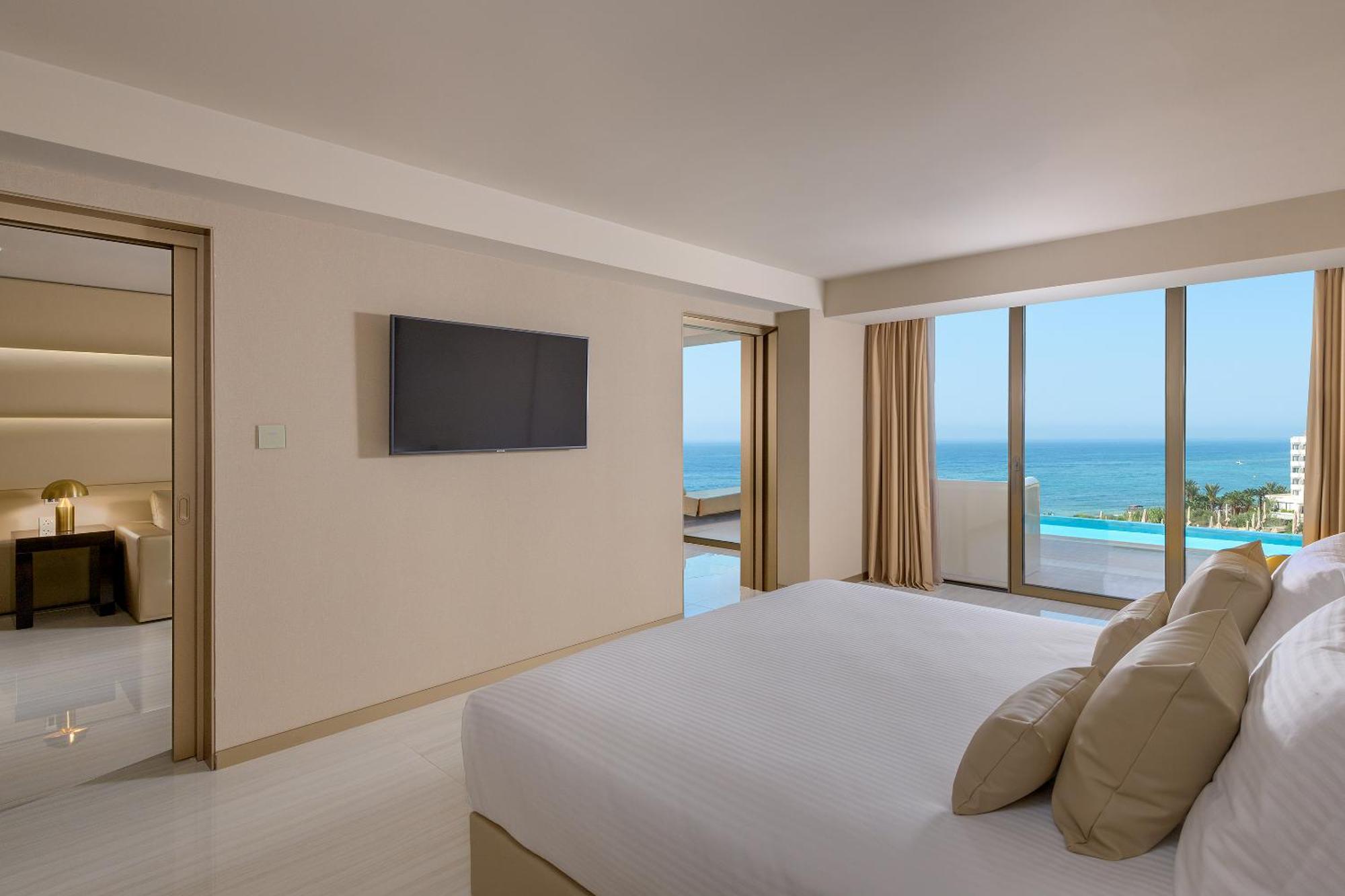Suite Prestige con Acceso Diretto Piscina e Vista Mare e Piscina